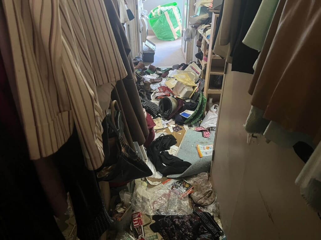 ゴミ屋敷写真