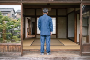 実家じまいとは？進め方5ステップと費用の目安｜片付け・遺品整理との違い