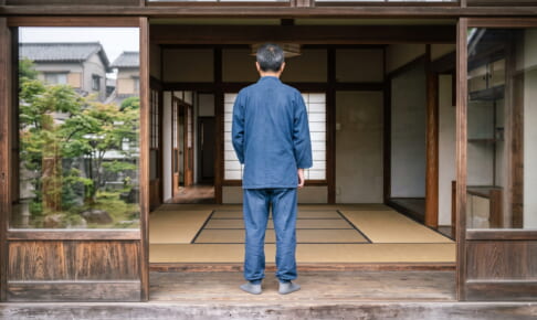実家じまいとは？進め方5ステップと費用の目安｜片付け・遺品整理との違い